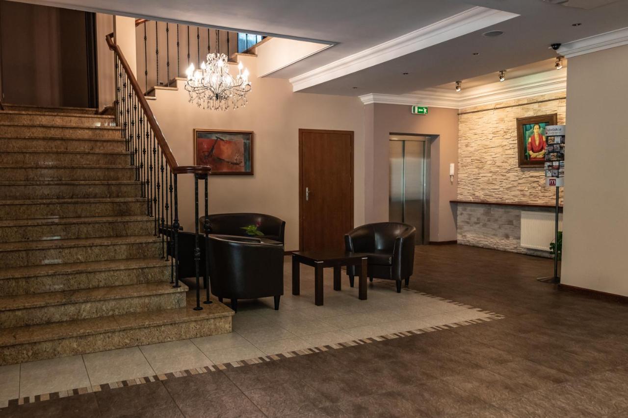 Prima Aparthotel Puławy Buitenkant foto
