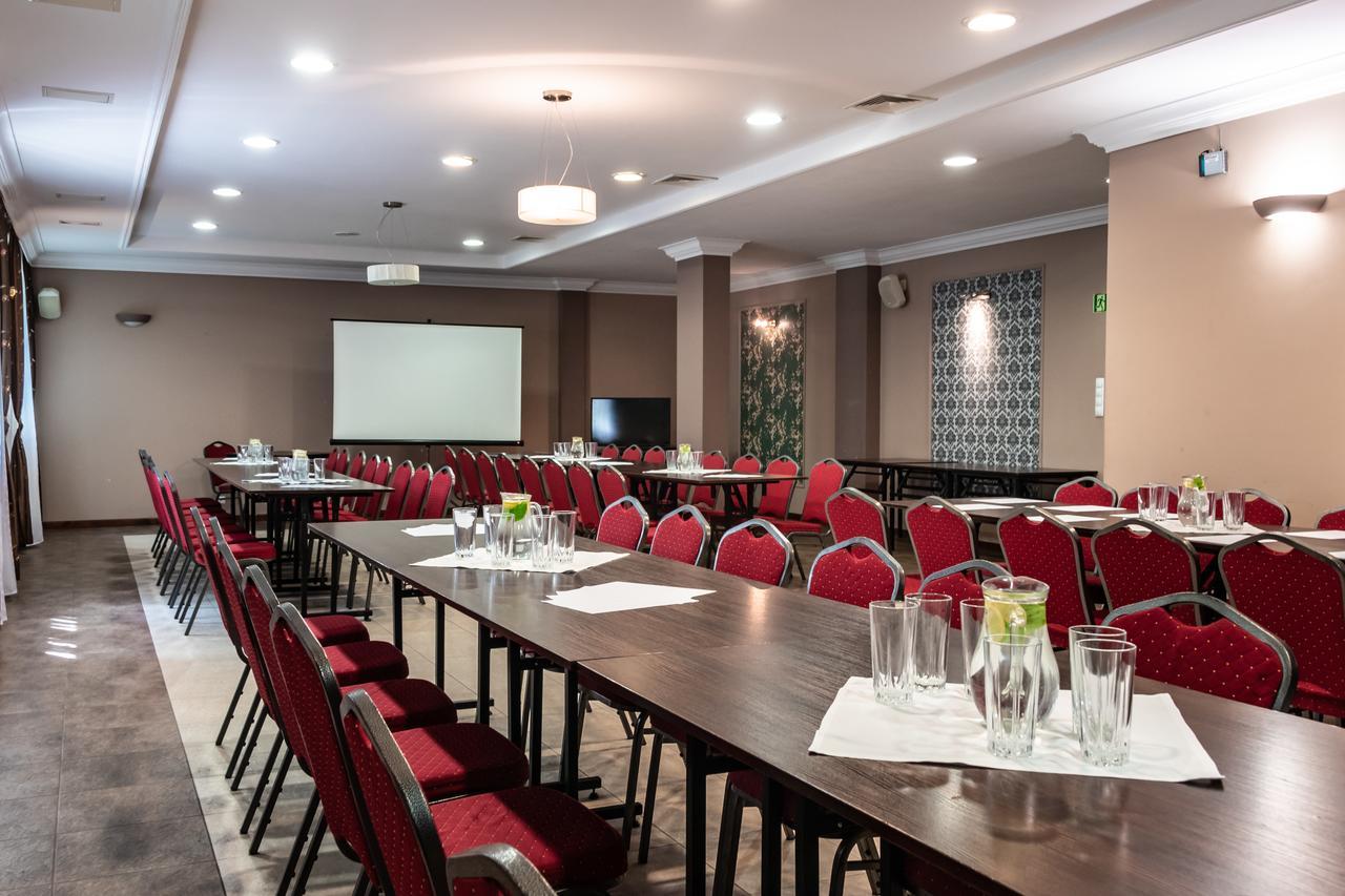 Prima Aparthotel Puławy Buitenkant foto
